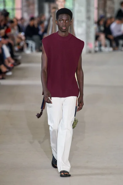 Look 24